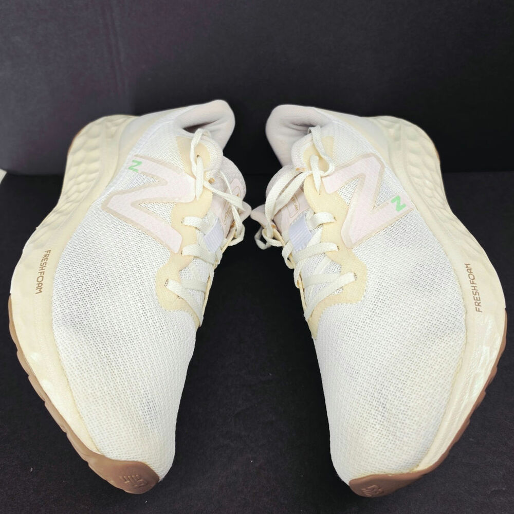 New Balance Women 9.5 Comfy footwear - Picture 6 of 8